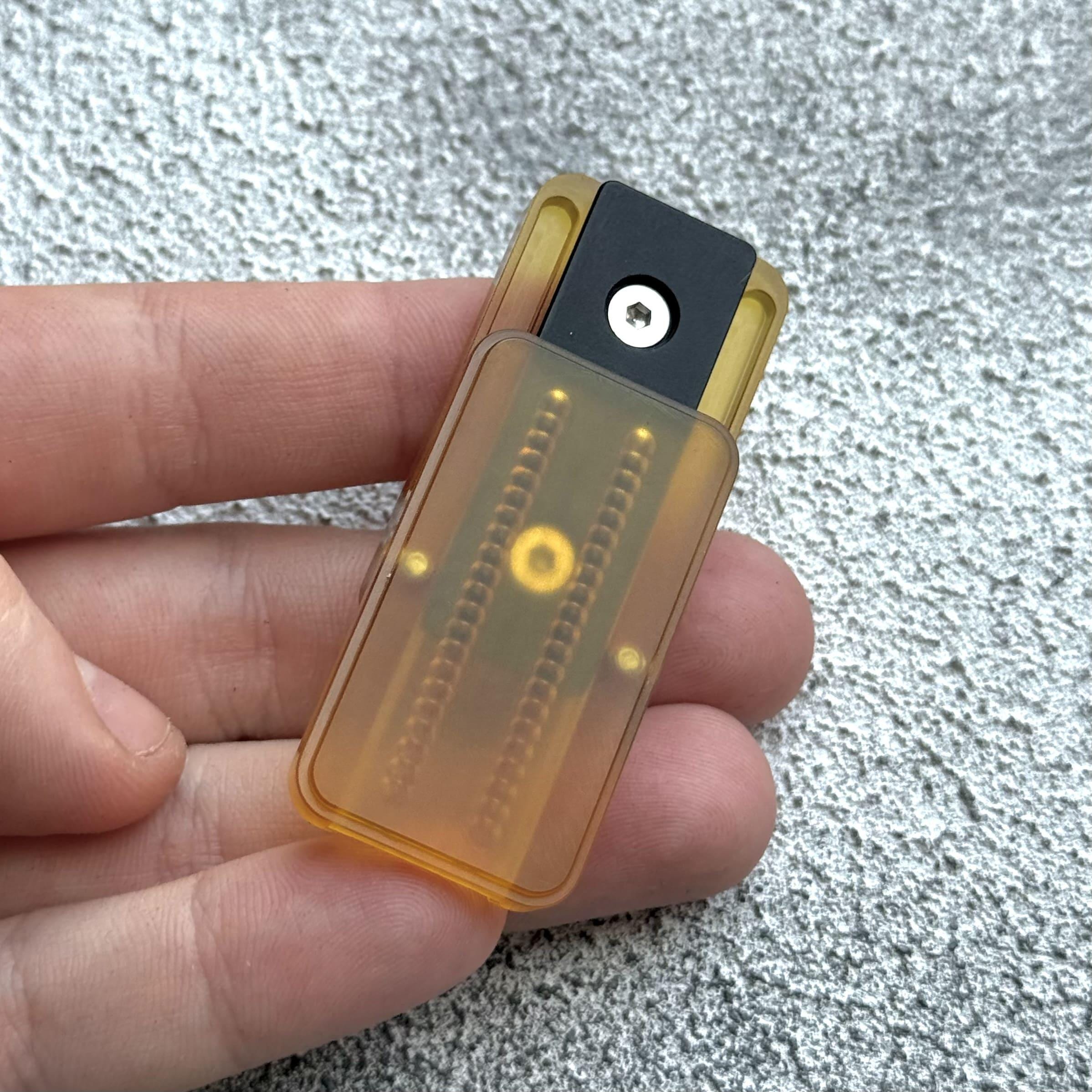 Fidget Toy Ultem Push